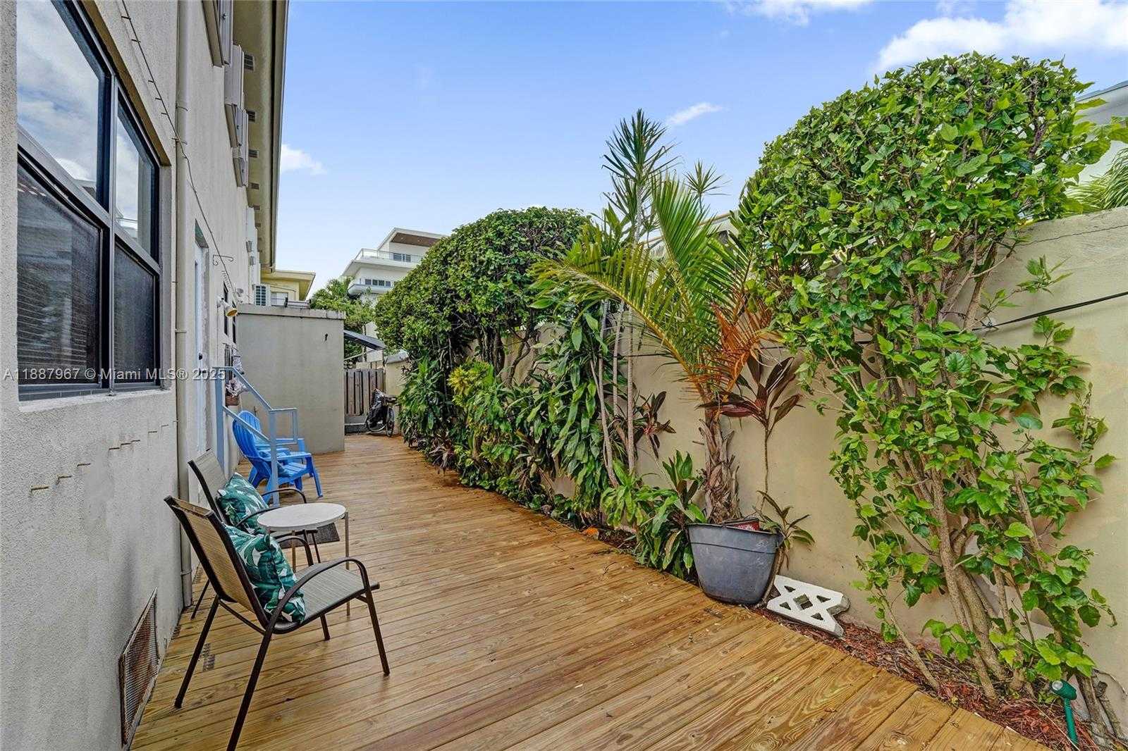 Small Image of 343 PALM ST #3, Hollywood Number 50