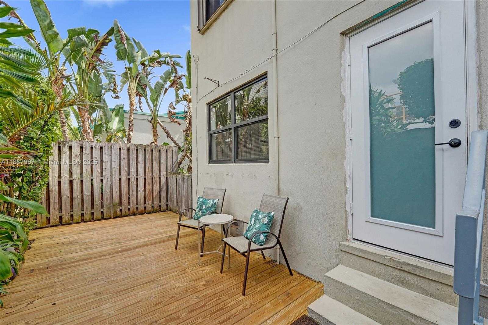 Small Image of 343 PALM ST #3, Hollywood Number 56