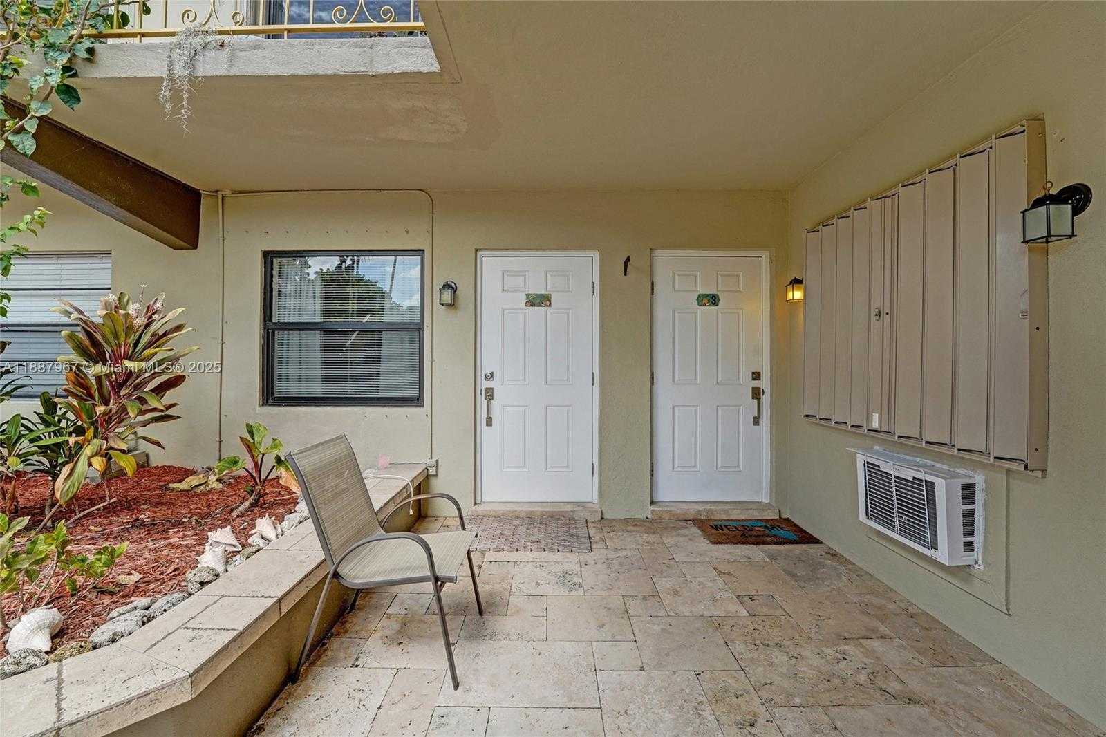 Small Image of 343 PALM ST #3, Hollywood Number 57