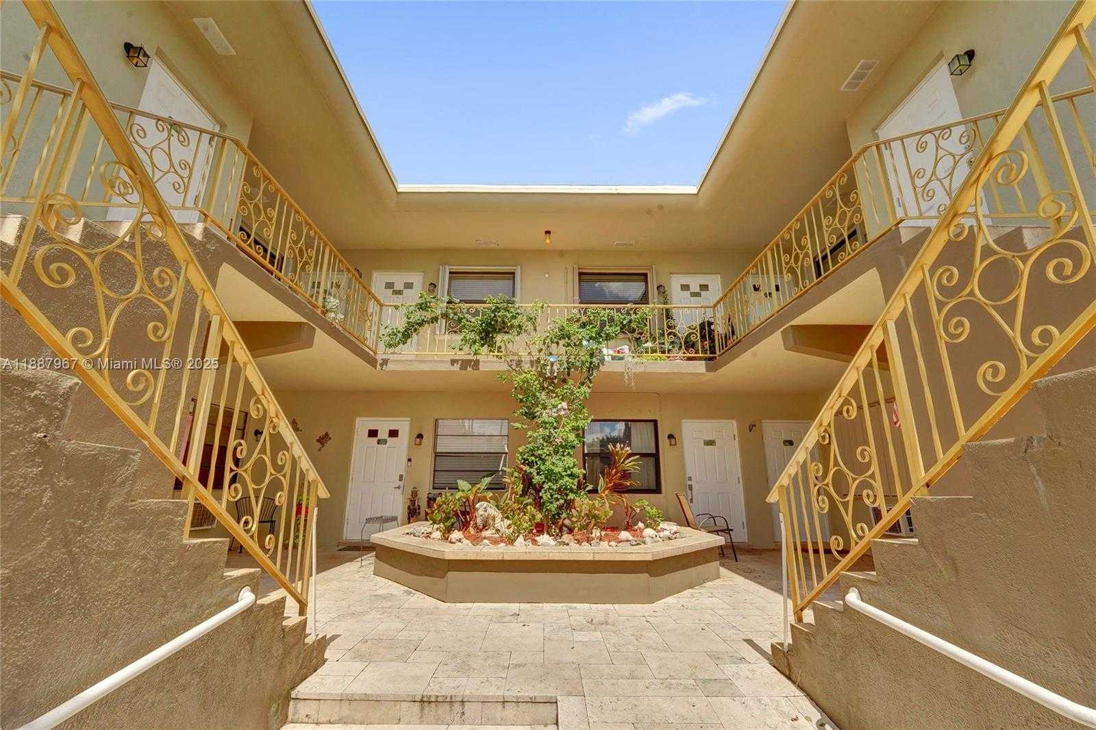 Small Image of 343 PALM ST #3, Hollywood Number 58