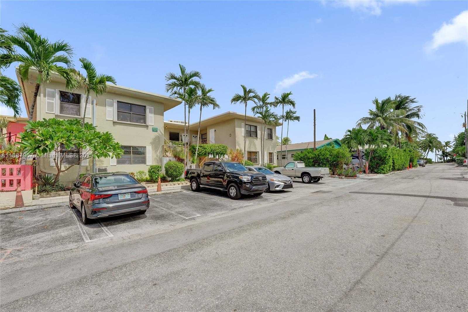 Small Image of 343 PALM ST #3, Hollywood Number 64