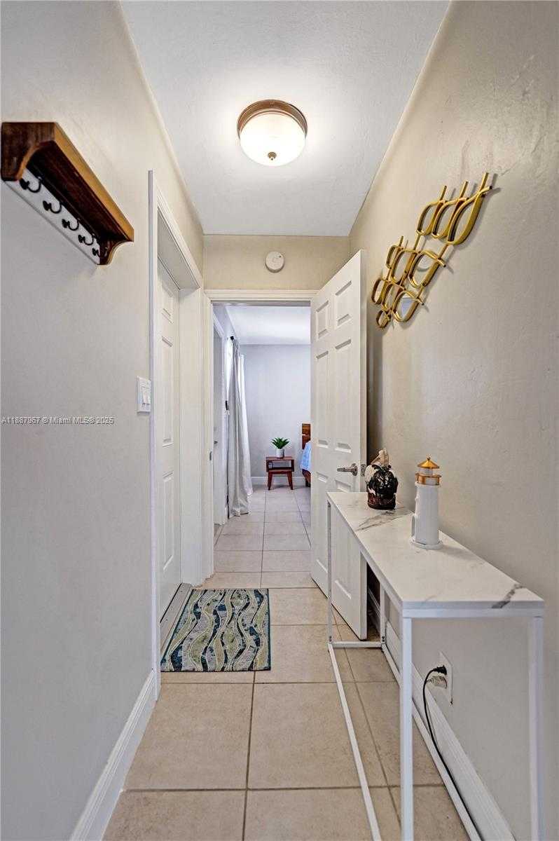 Small Image of 343 PALM ST #3, Hollywood Number 8