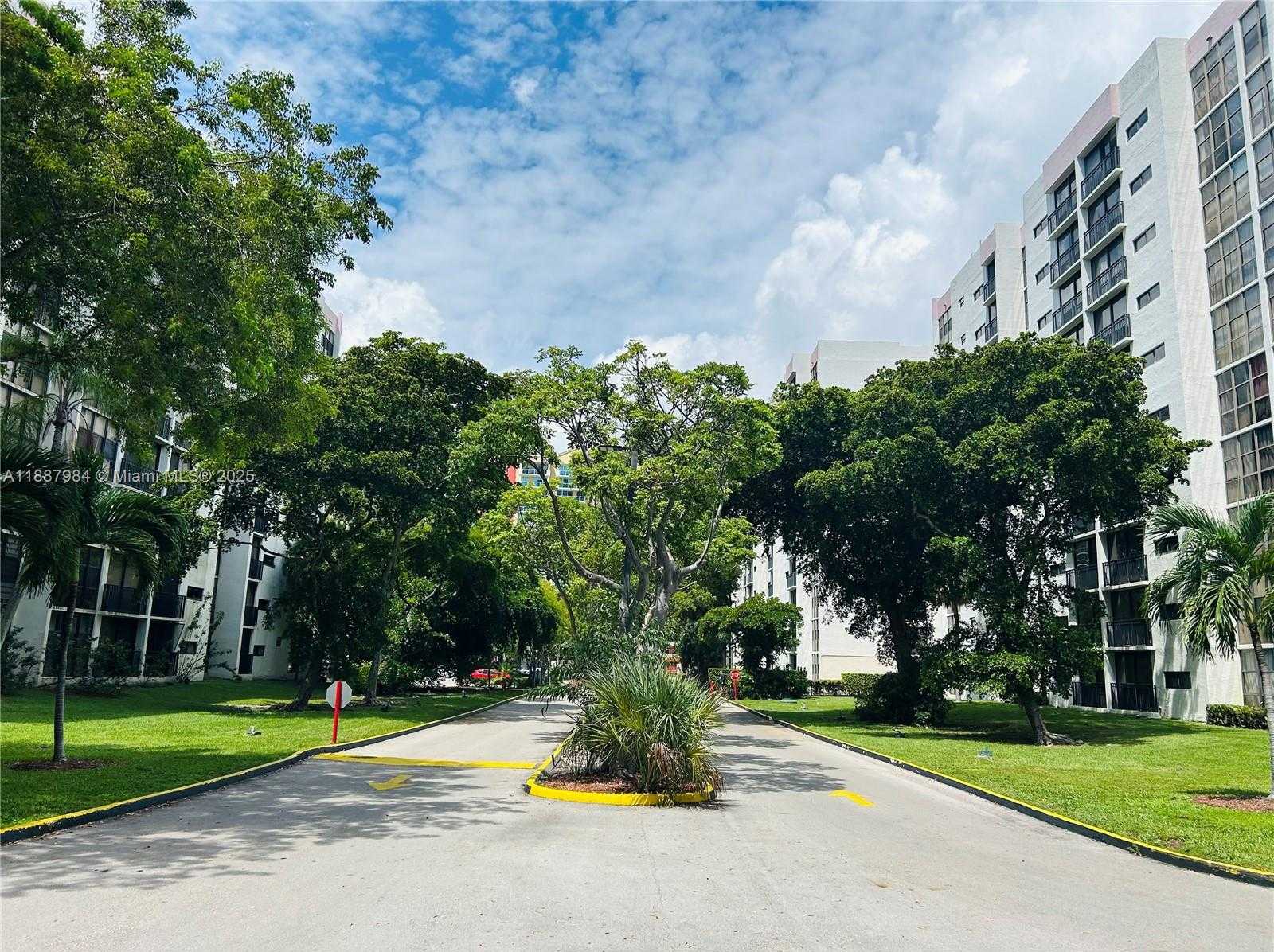 Small Image of 17021 NORTH BAY RD #219, Sunny Isles Beach Number 38