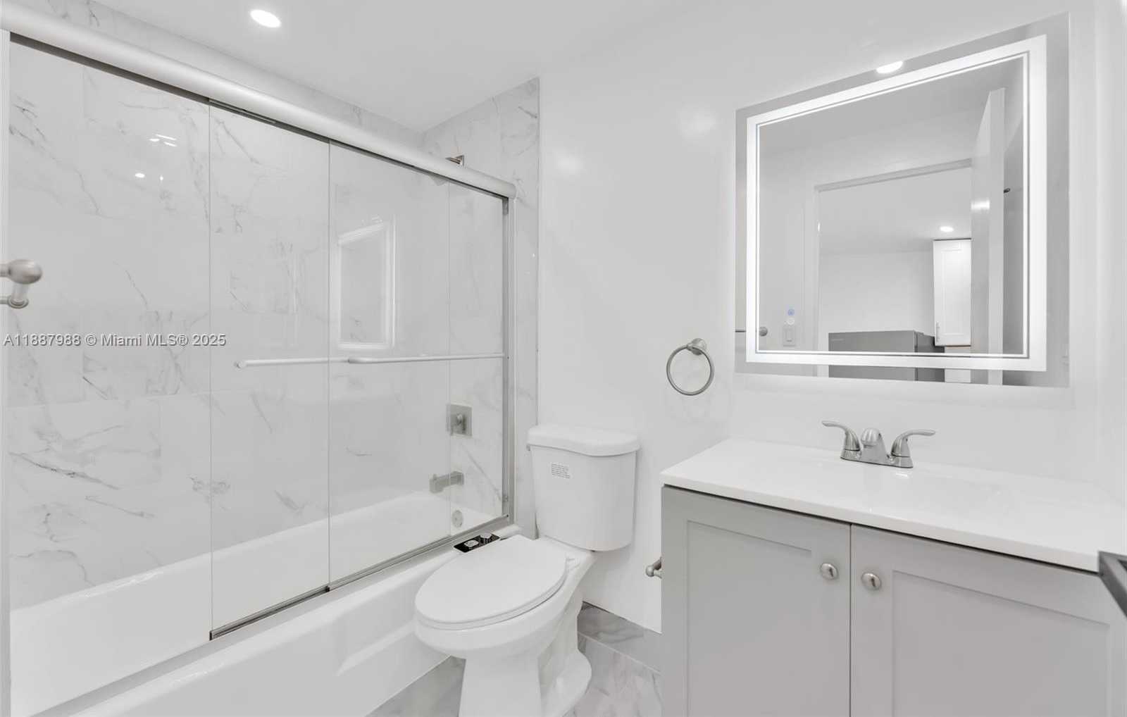Small Image of 801 BRICKELL BAY DR #2066, Miami Number 12