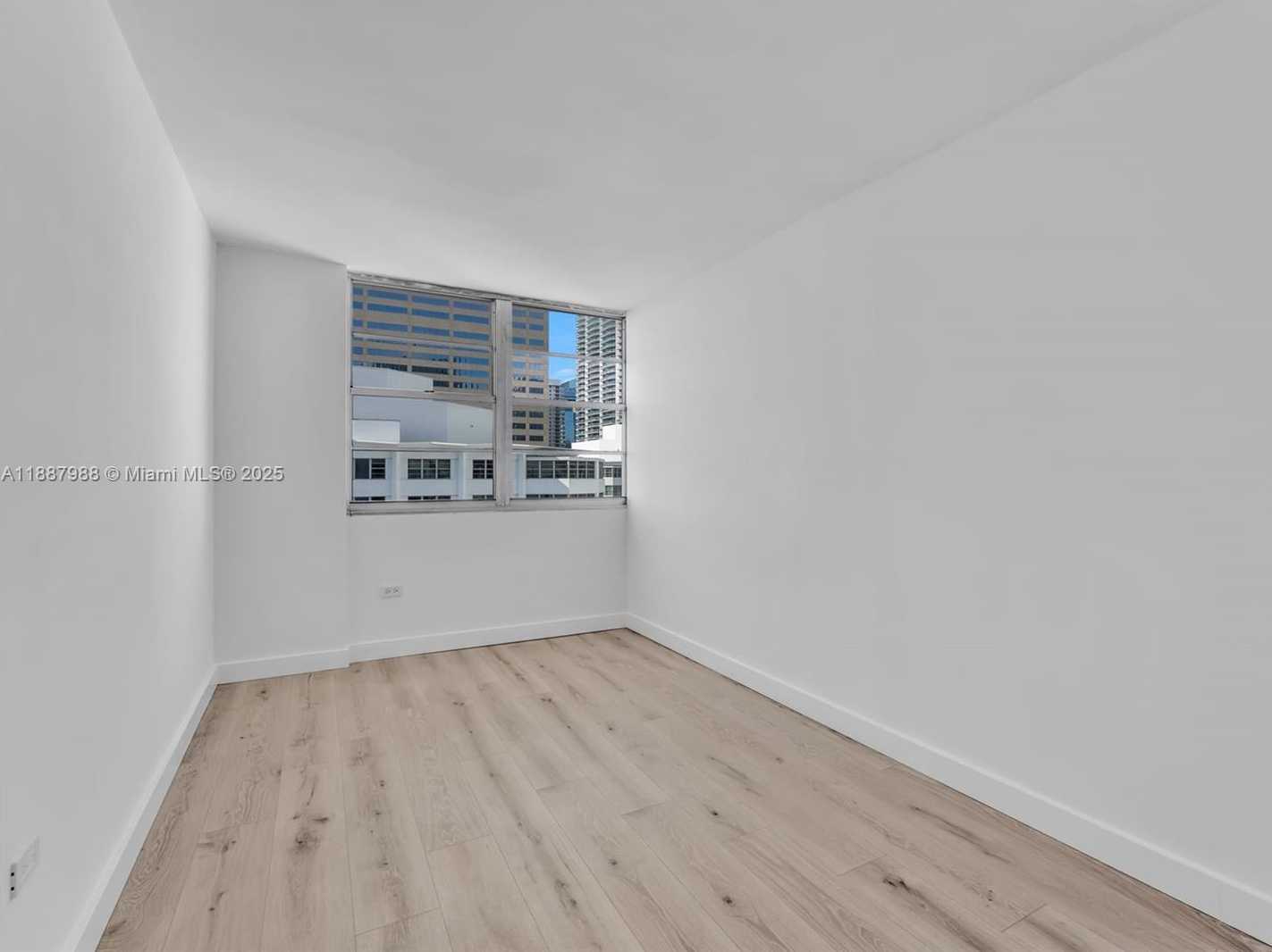 Small Image of 801 BRICKELL BAY DR #2066, Miami Number 13