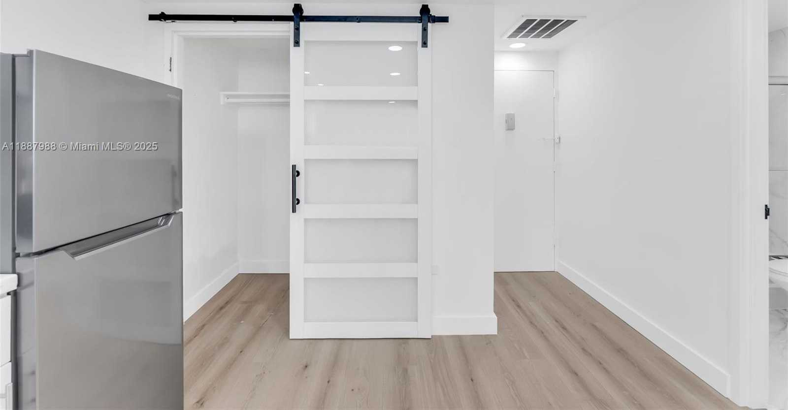 Small Image of 801 BRICKELL BAY DR #2066, Miami Number 8