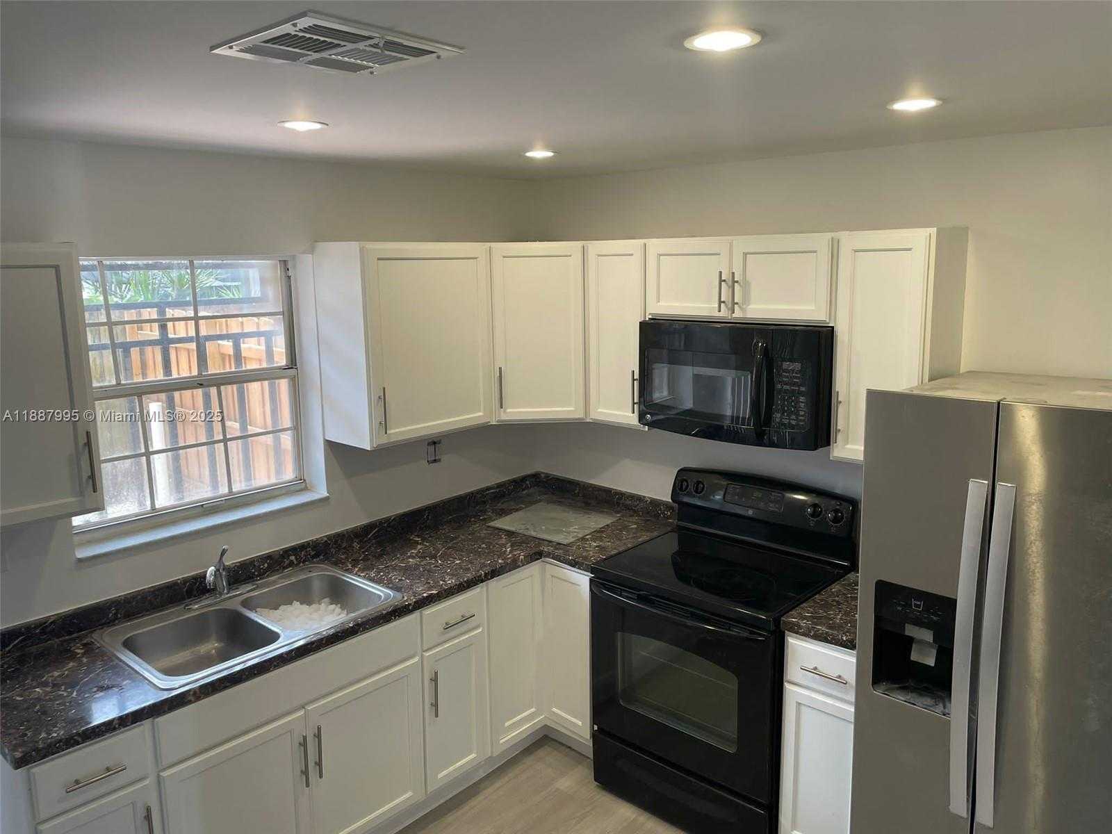 Small Image of 6275 SOUTH WEST 130TH AVE #803, Miami Number 3