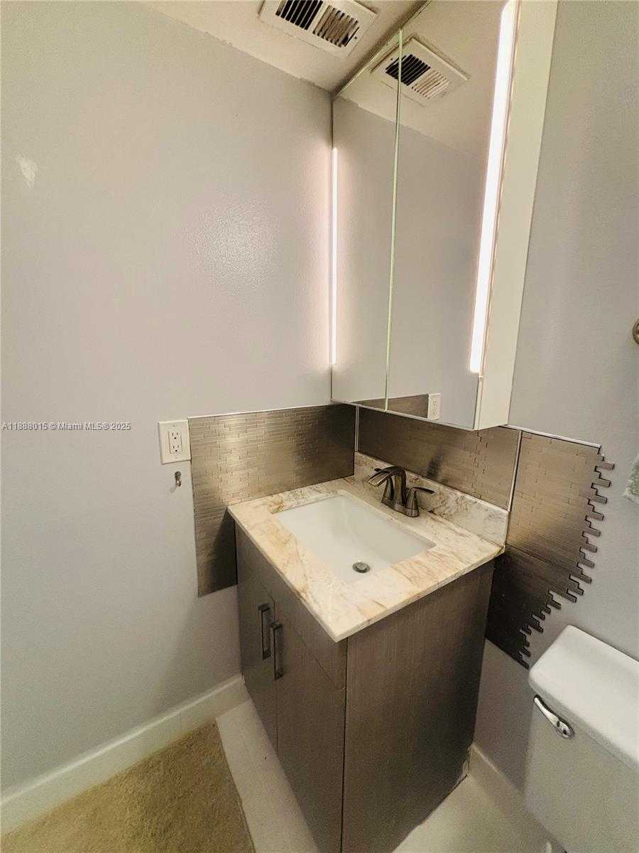 Small Image of 1817 SOUTH OCEAN DR #622, Hallandale Beach Number 15