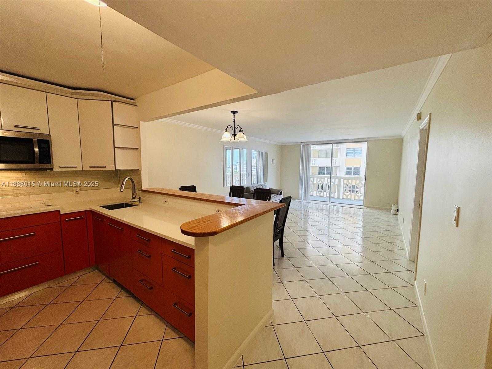 Small Image of 1817 SOUTH OCEAN DR #622, Hallandale Beach Number 5