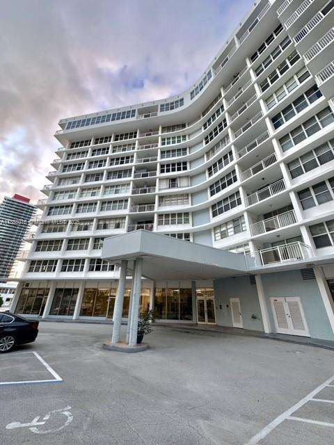 Small Image of 1801 SOUTH OCEAN DR #541, Hallandale Beach Number 14