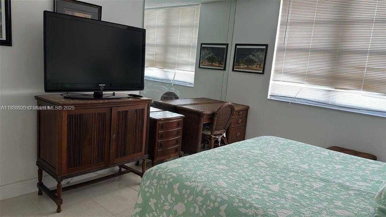 Small Image of 500 BAYVIEW DR #1230, Sunny Isles Beach Number 15