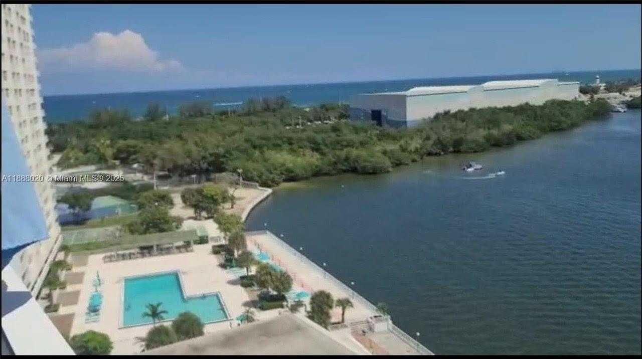 Small Image of 500 BAYVIEW DR #1230, Sunny Isles Beach Number 2
