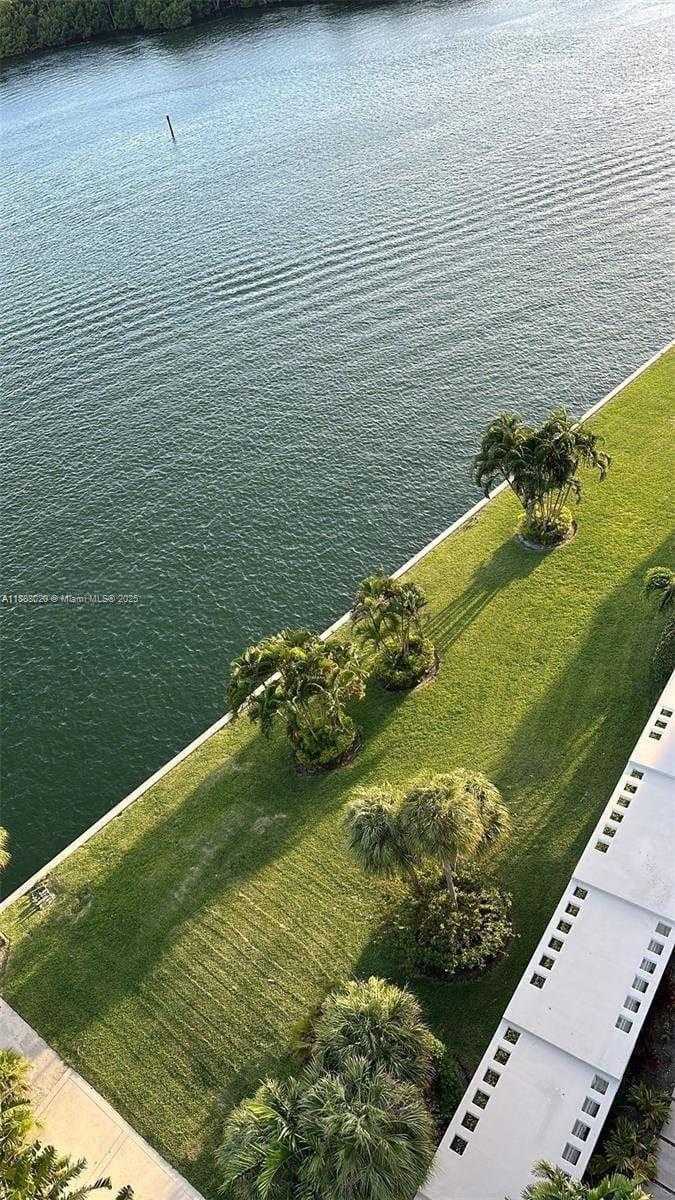 Small Image of 500 BAYVIEW DR #1230, Sunny Isles Beach Number 21