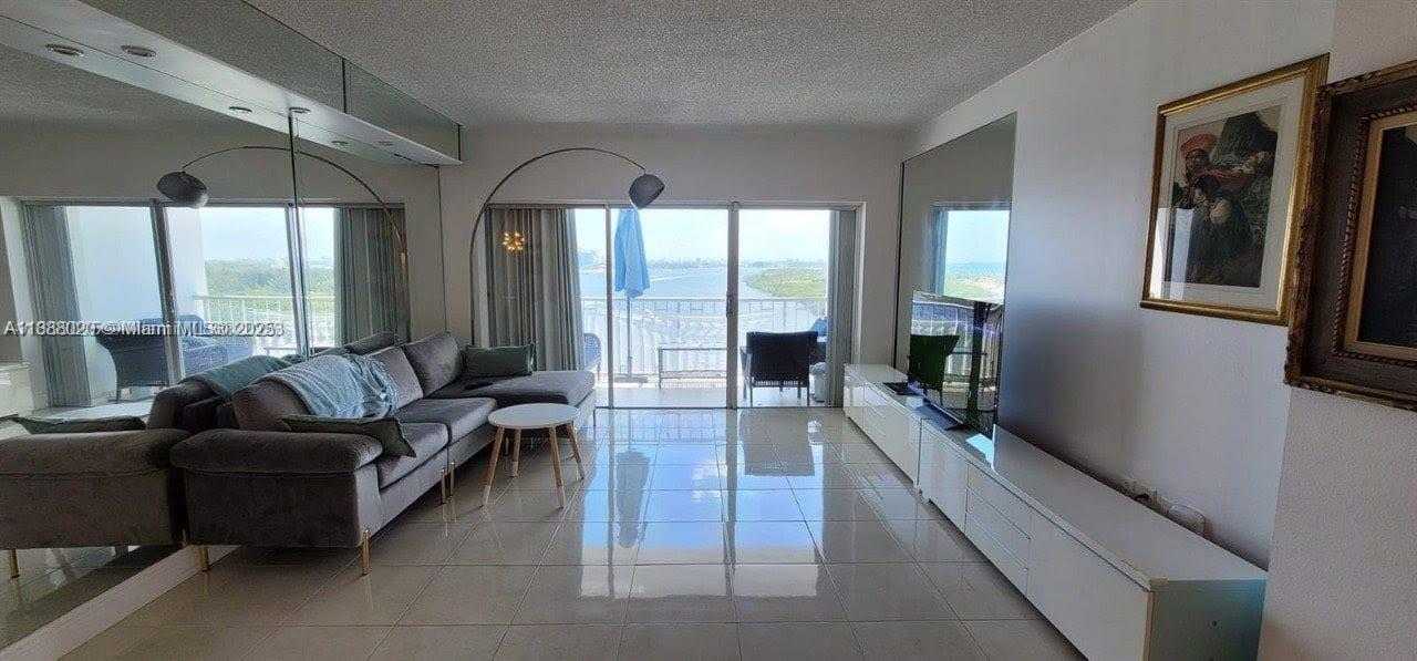 Small Image of 500 BAYVIEW DR #1230, Sunny Isles Beach Number 6
