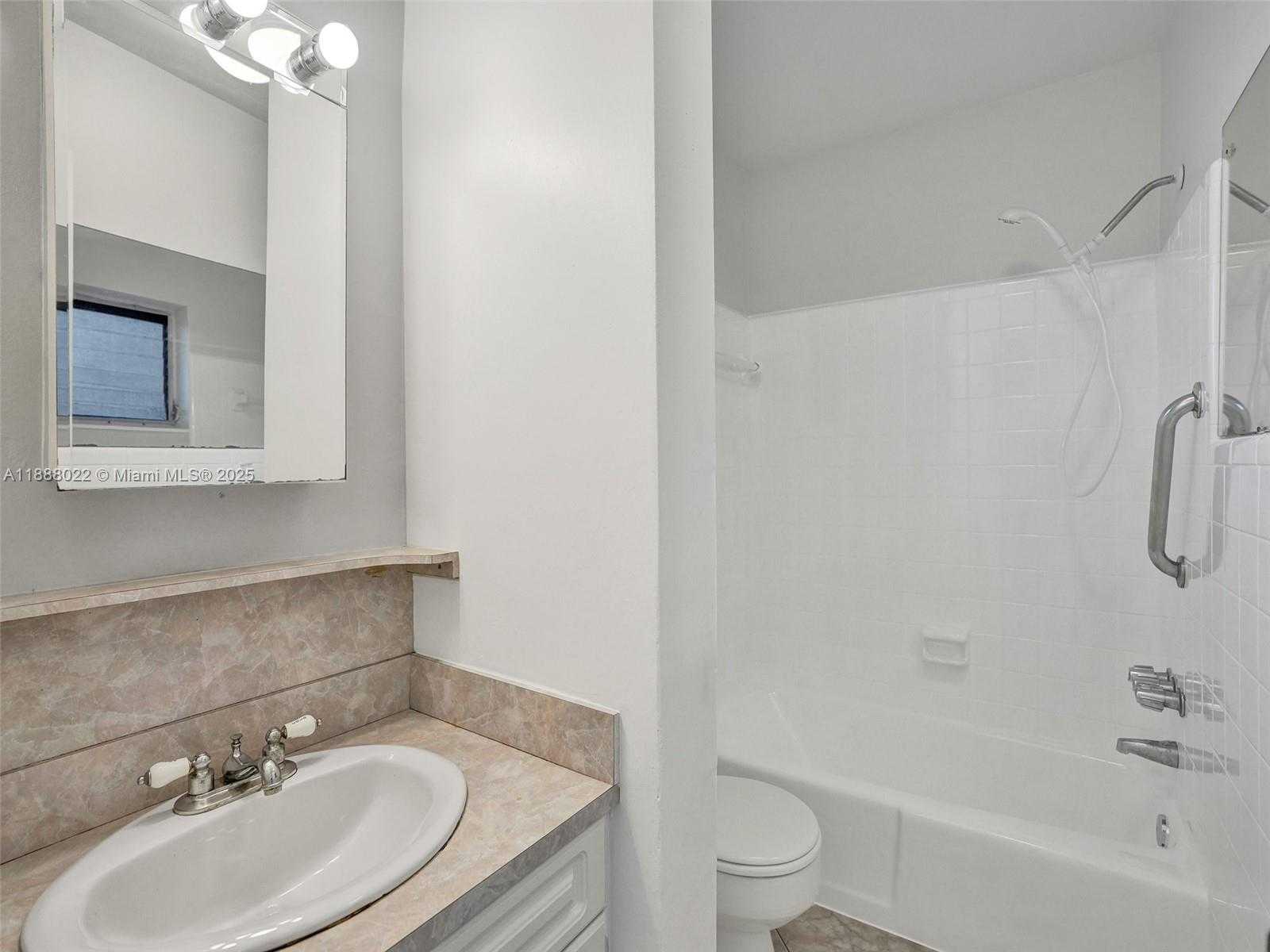 Small Image of 5112 HOLLYWOOD BLVD #7, Hollywood Number 21