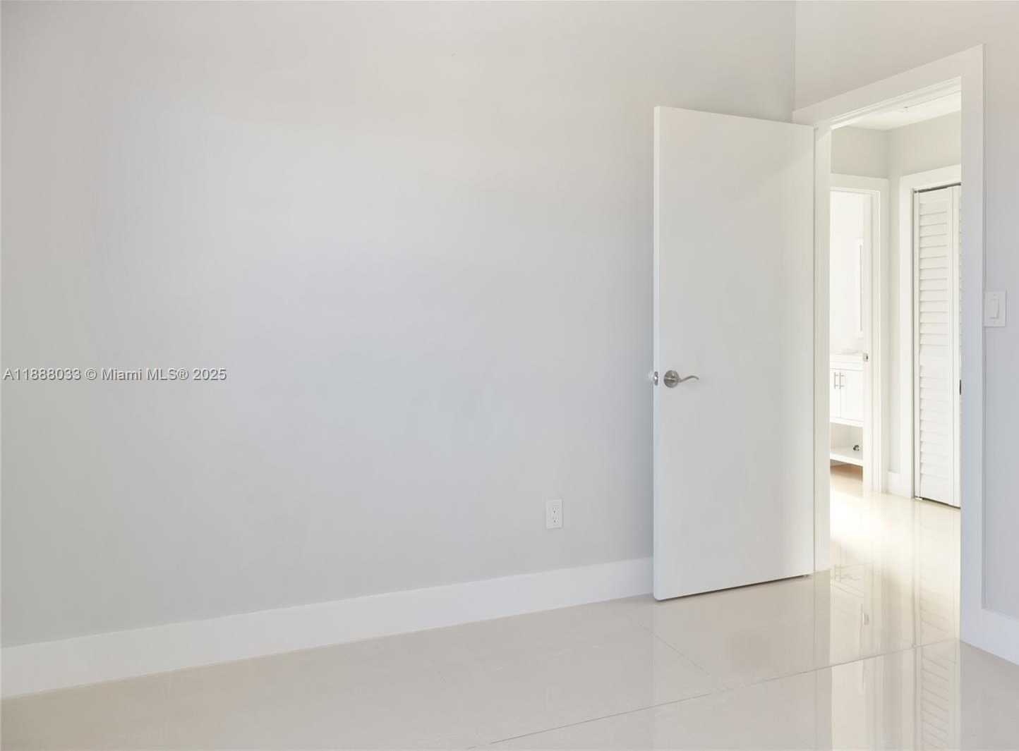 Small Image of 13901 SOUTH WEST 161ST TER, Miami Number 12