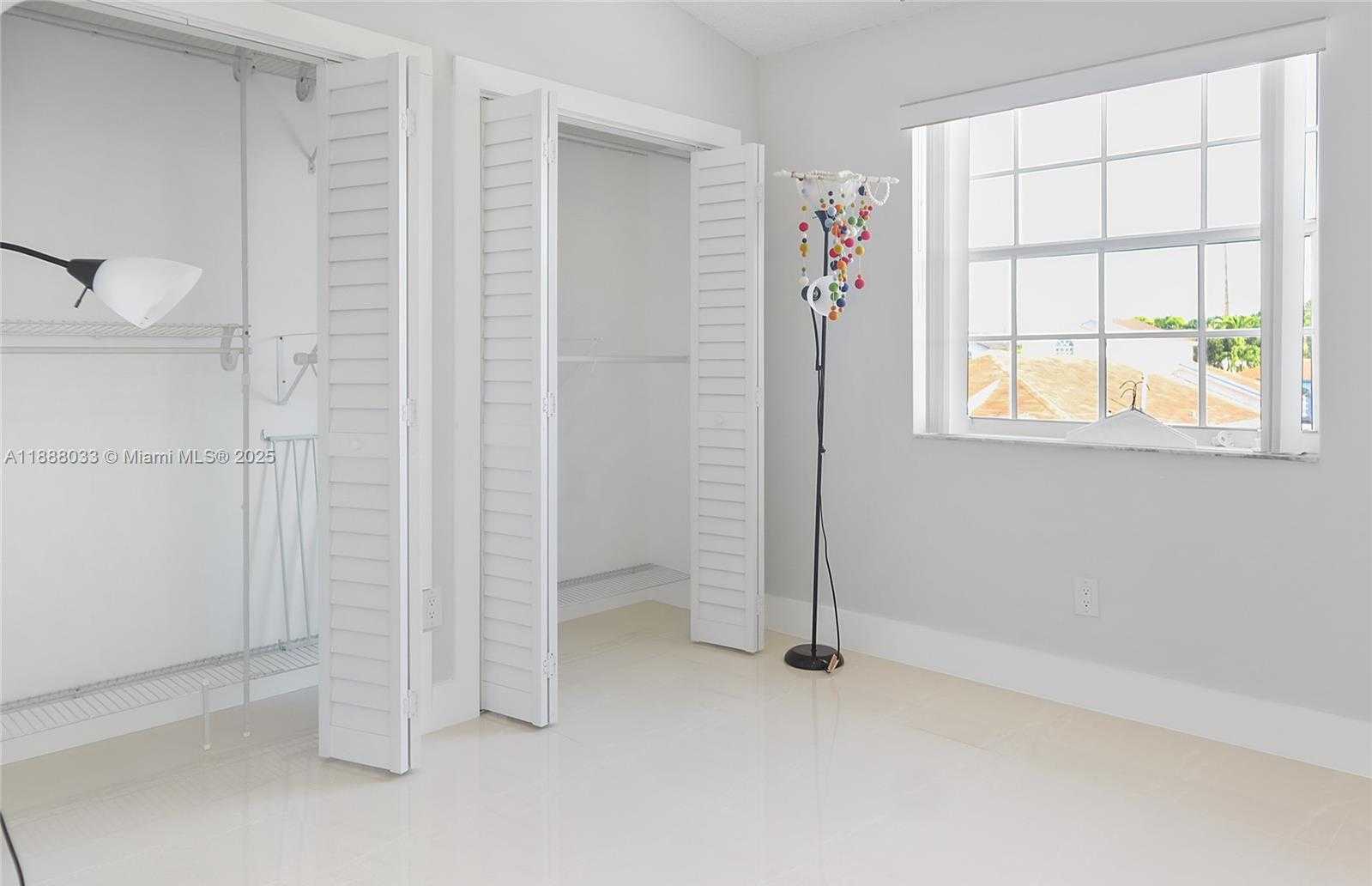 Small Image of 13901 SOUTH WEST 161ST TER, Miami Number 13