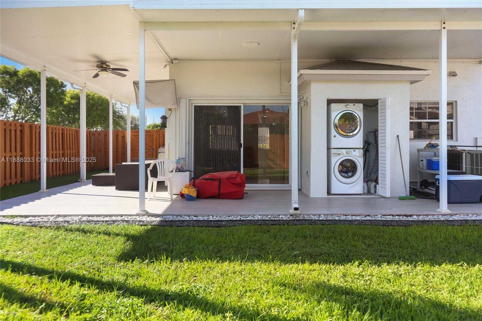 Small Image of 13901 SOUTH WEST 161ST TER, Miami Number 16
