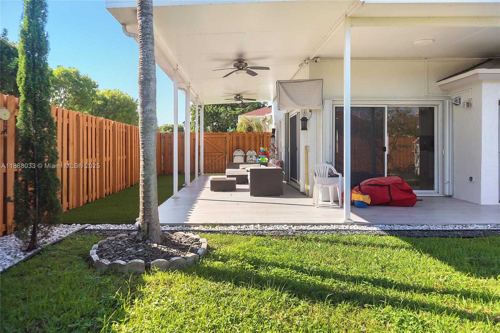 Small Image of 13901 SOUTH WEST 161ST TER, Miami Number 17