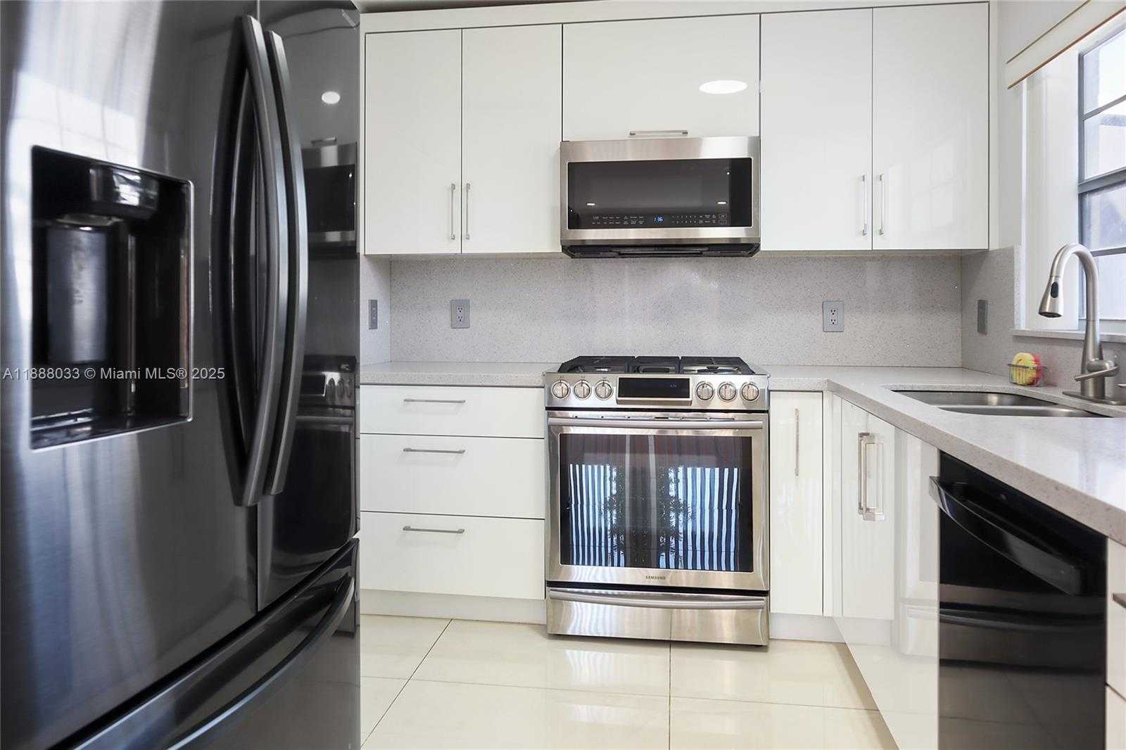 Small Image of 13901 SOUTH WEST 161ST TER, Miami Number 6