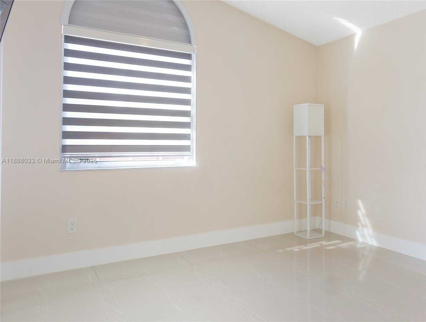 Small Image of 13901 SOUTH WEST 161ST TER, Miami Number 8