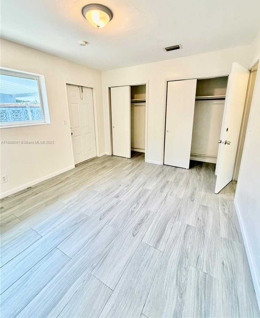 Small Image of 1821 NORTH 17TH CT #27, Hollywood Number 15