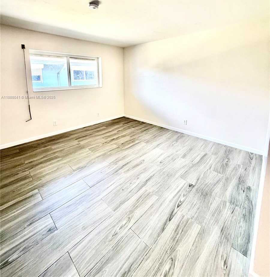 Small Image of 1821 NORTH 17TH CT #27, Hollywood Number 5