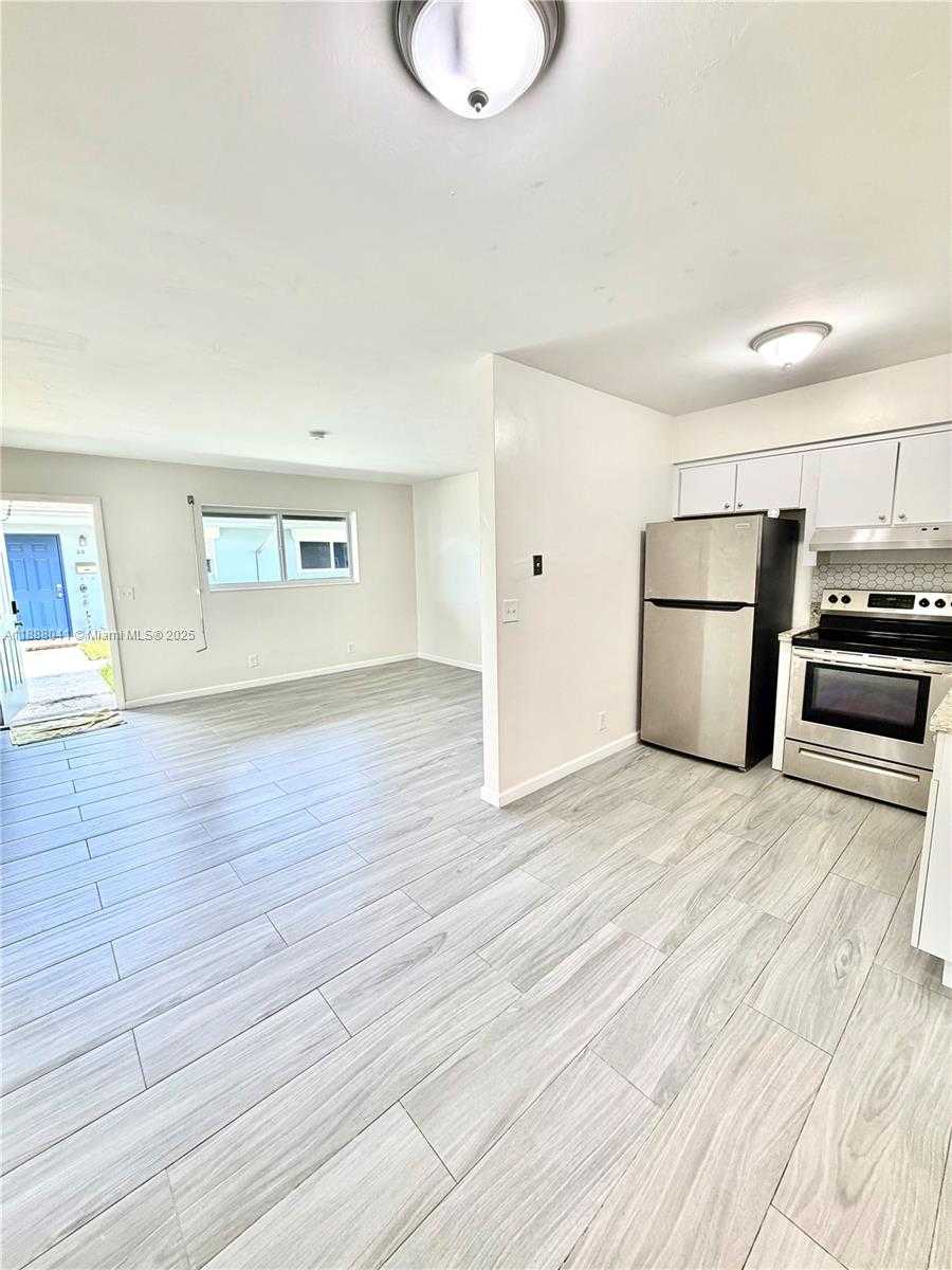 Small Image of 1821 NORTH 17TH CT #27, Hollywood Number 6