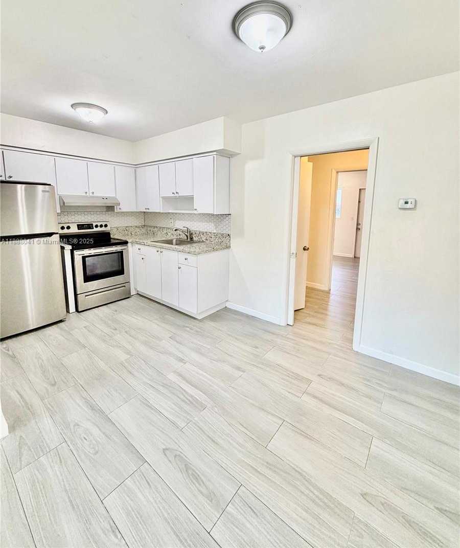 Small Image of 1821 NORTH 17TH CT #27, Hollywood Number 7