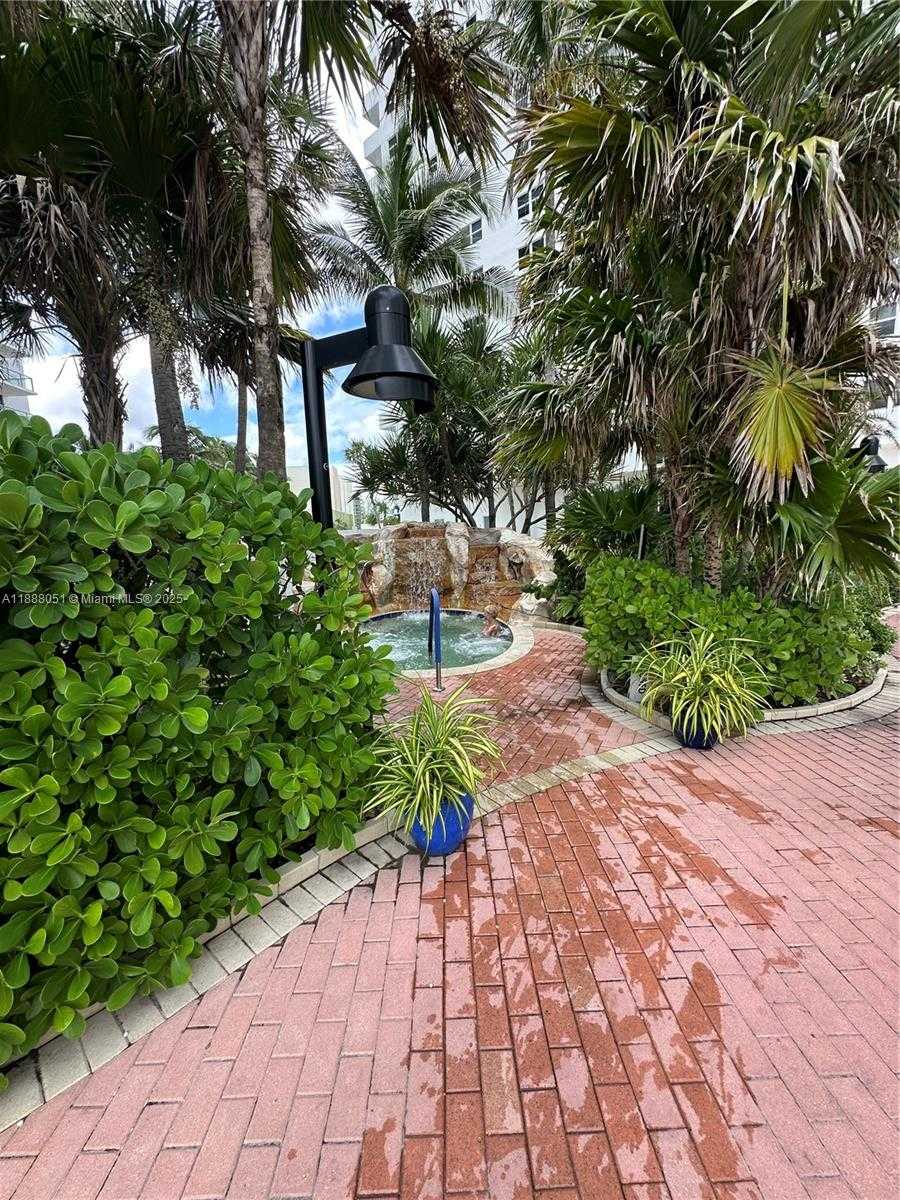 Imagen de Pequeño Objeto