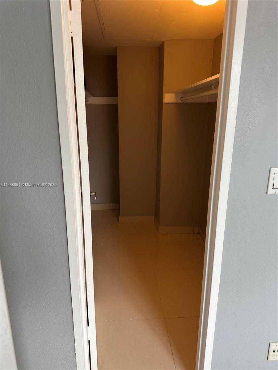 Imagen de Pequeño Objeto