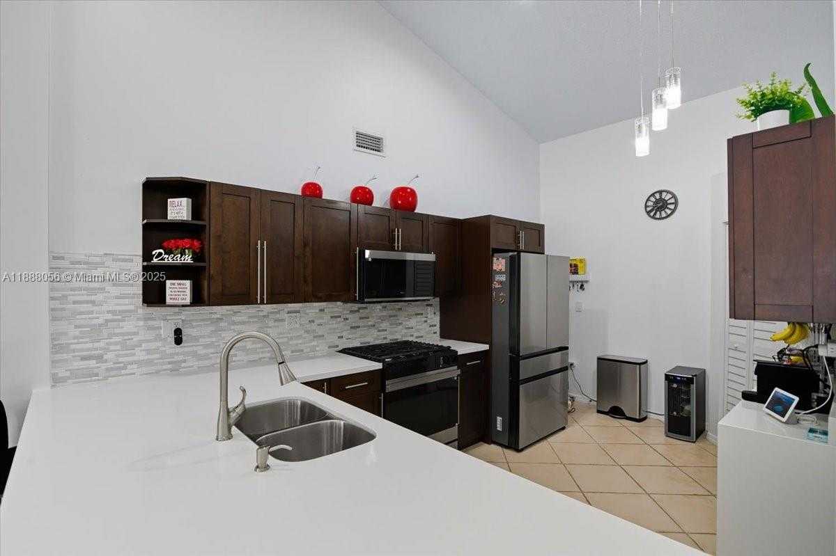 Small Image of 18775 NORTH WEST 80TH AVE #18775, Hialeah Number 17