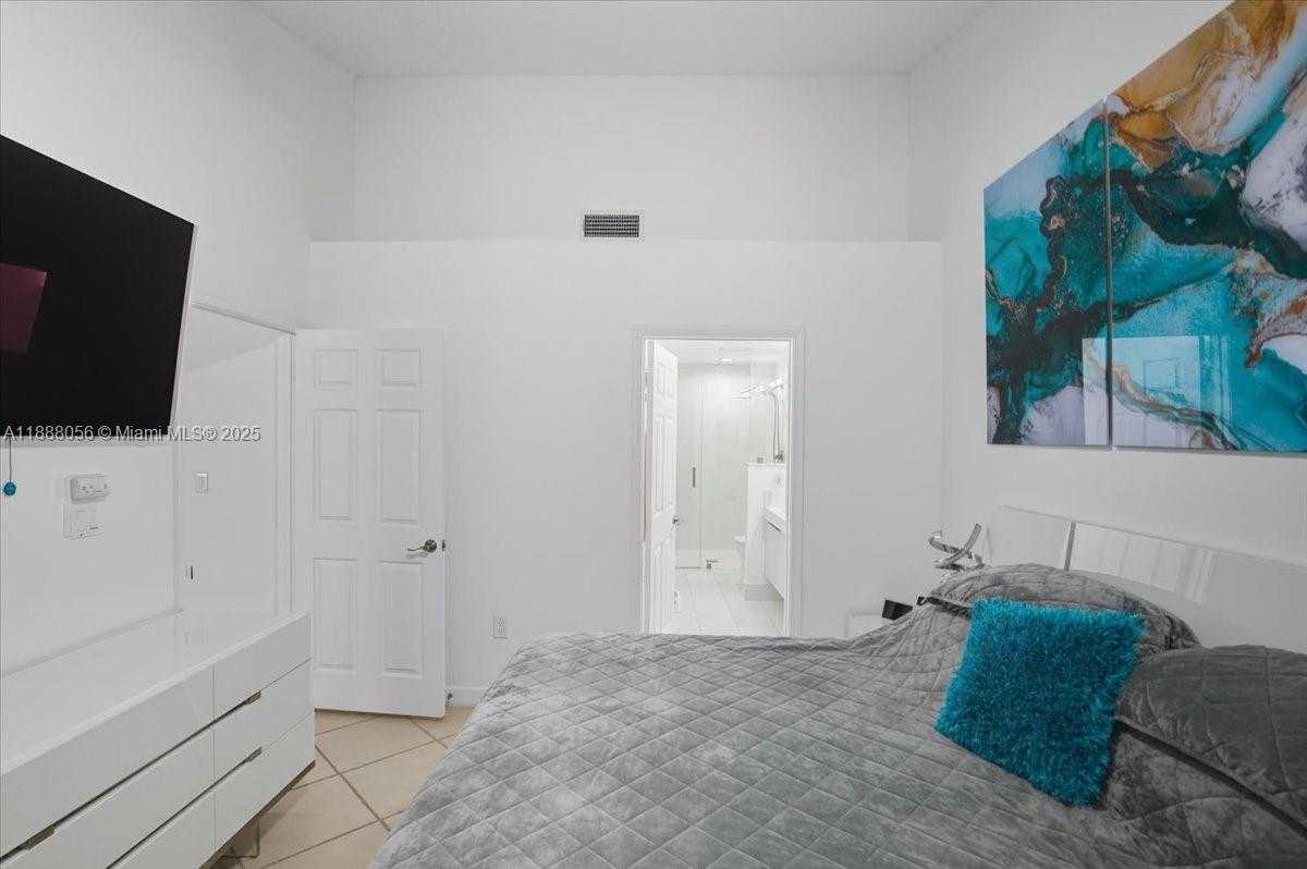 Small Image of 18775 NORTH WEST 80TH AVE #18775, Hialeah Number 23