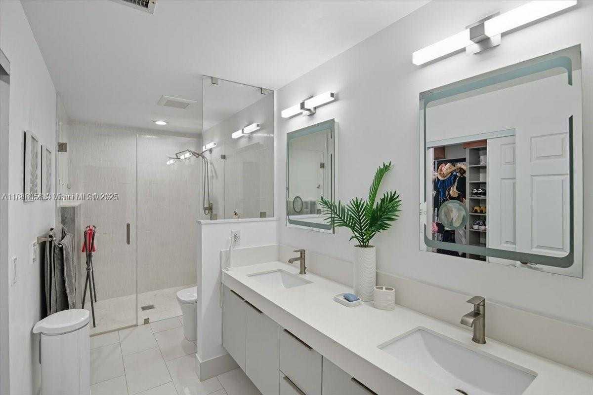 Small Image of 18775 NORTH WEST 80TH AVE #18775, Hialeah Number 25
