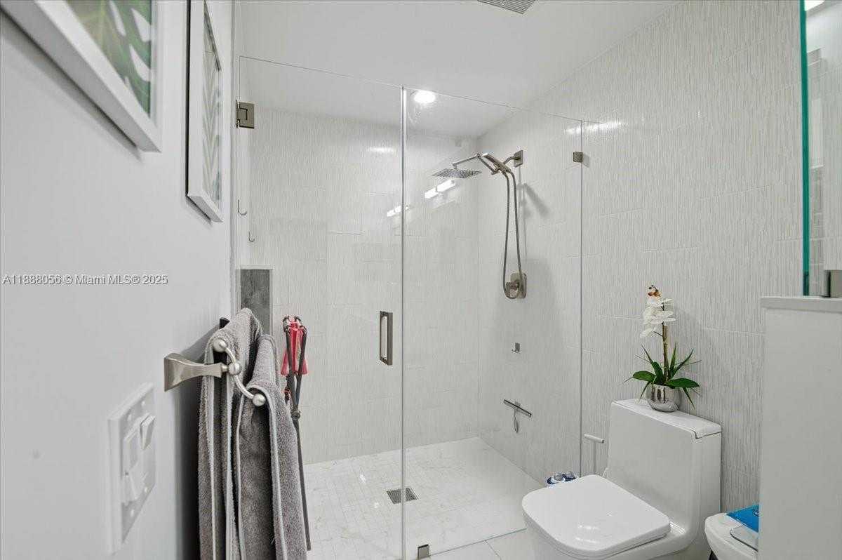 Small Image of 18775 NORTH WEST 80TH AVE #18775, Hialeah Number 26