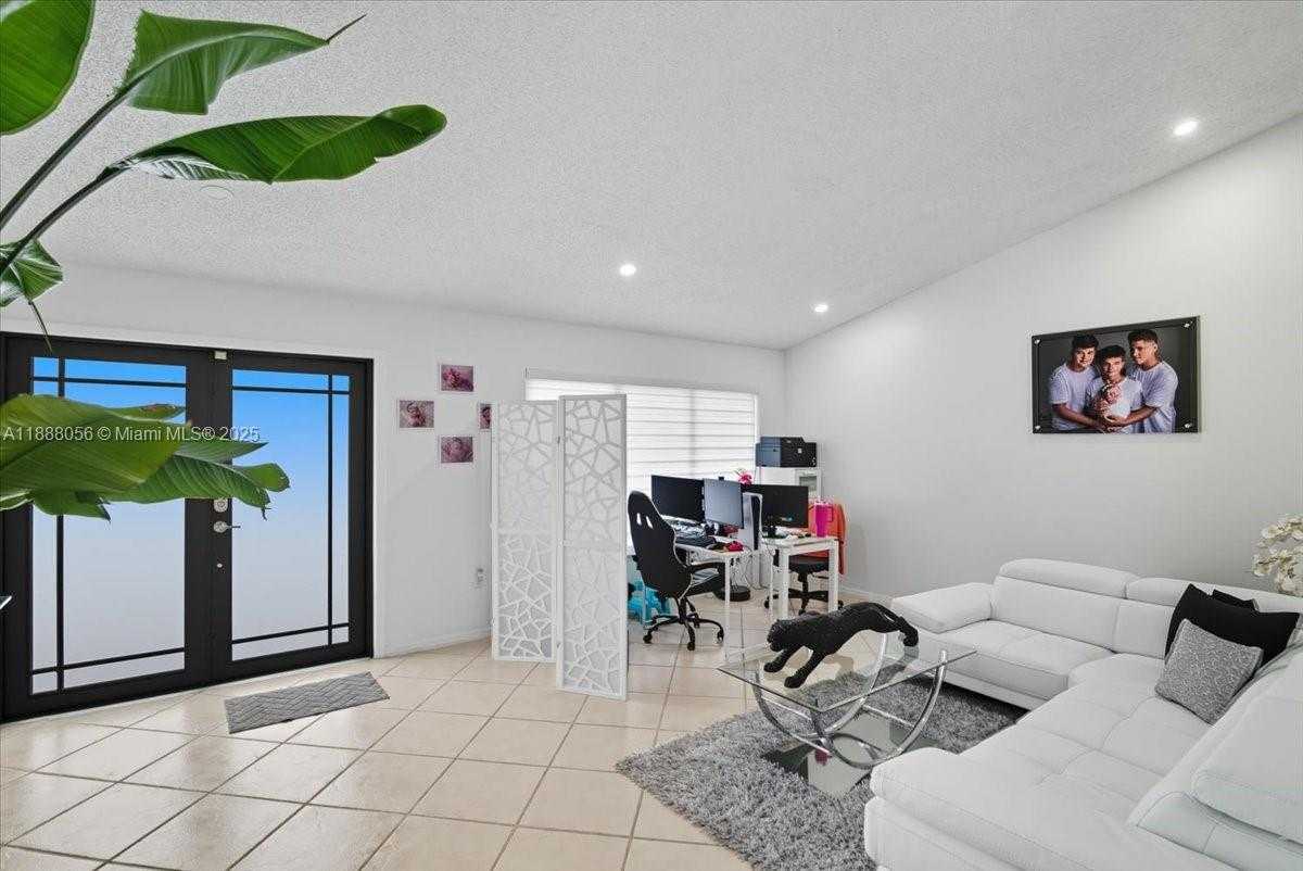 Small Image of 18775 NORTH WEST 80TH AVE #18775, Hialeah Number 3
