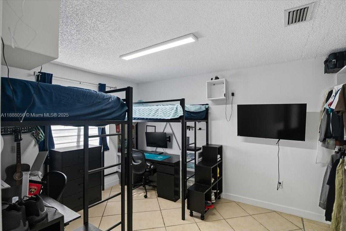 Small Image of 18775 NORTH WEST 80TH AVE #18775, Hialeah Number 32