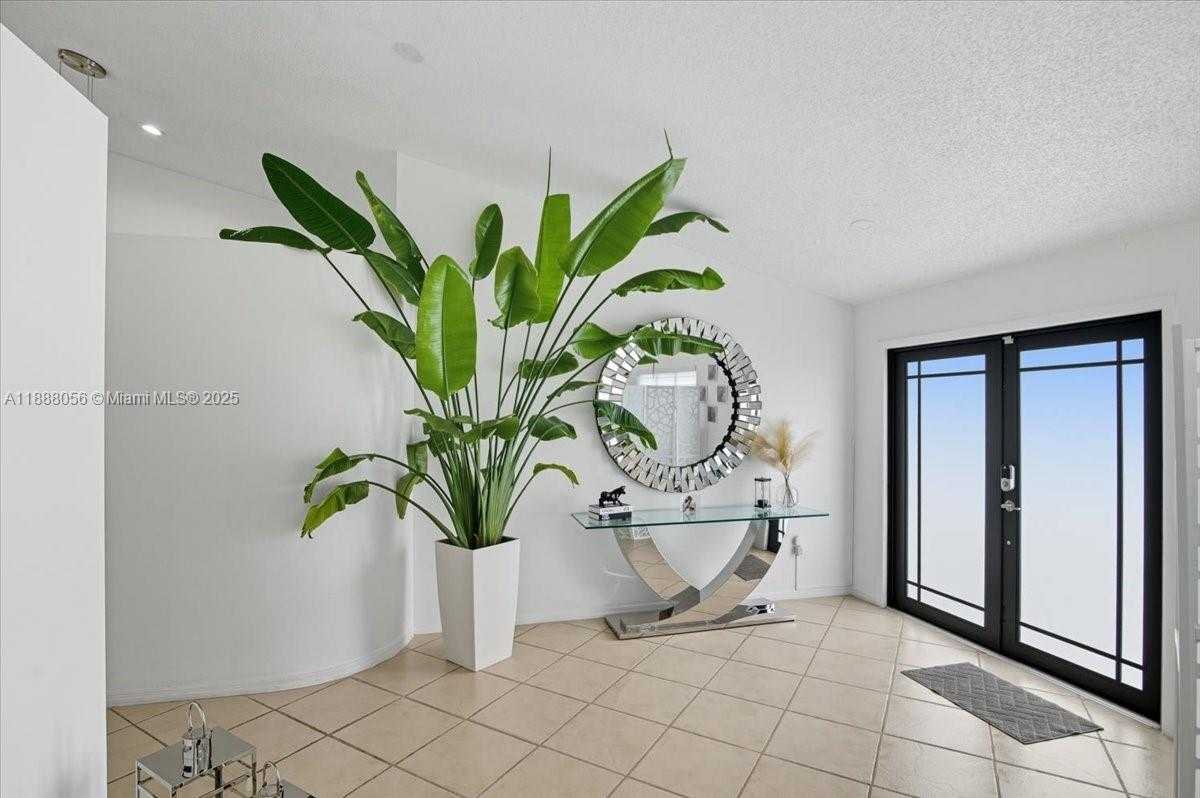 Small Image of 18775 NORTH WEST 80TH AVE #18775, Hialeah Number 4