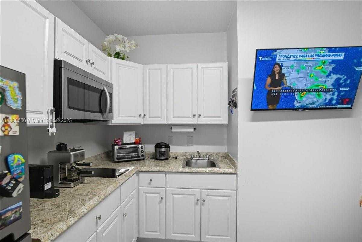Small Image of 18775 NORTH WEST 80TH AVE #18775, Hialeah Number 42