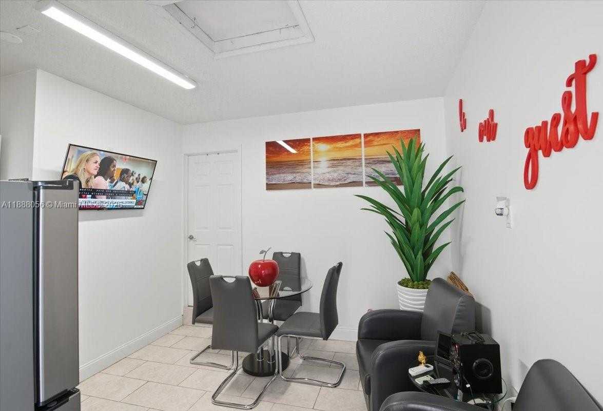 Small Image of 18775 NORTH WEST 80TH AVE #18775, Hialeah Number 44