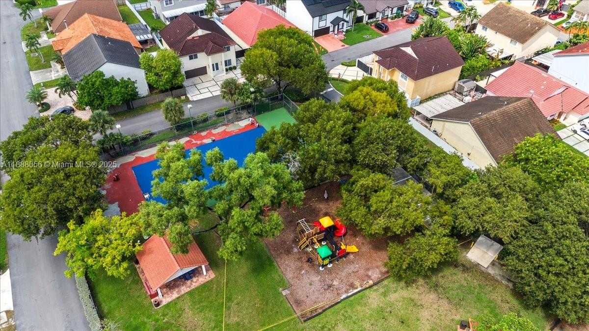 Small Image of 18775 NORTH WEST 80TH AVE #18775, Hialeah Number 54