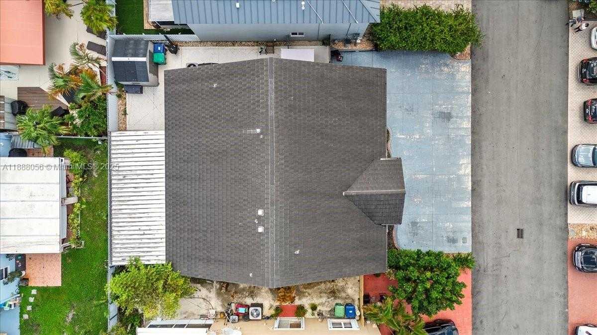 Small Image of 18775 NORTH WEST 80TH AVE #18775, Hialeah Number 56