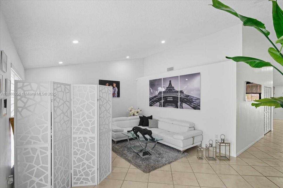 Small Image of 18775 NORTH WEST 80TH AVE #18775, Hialeah Number 6