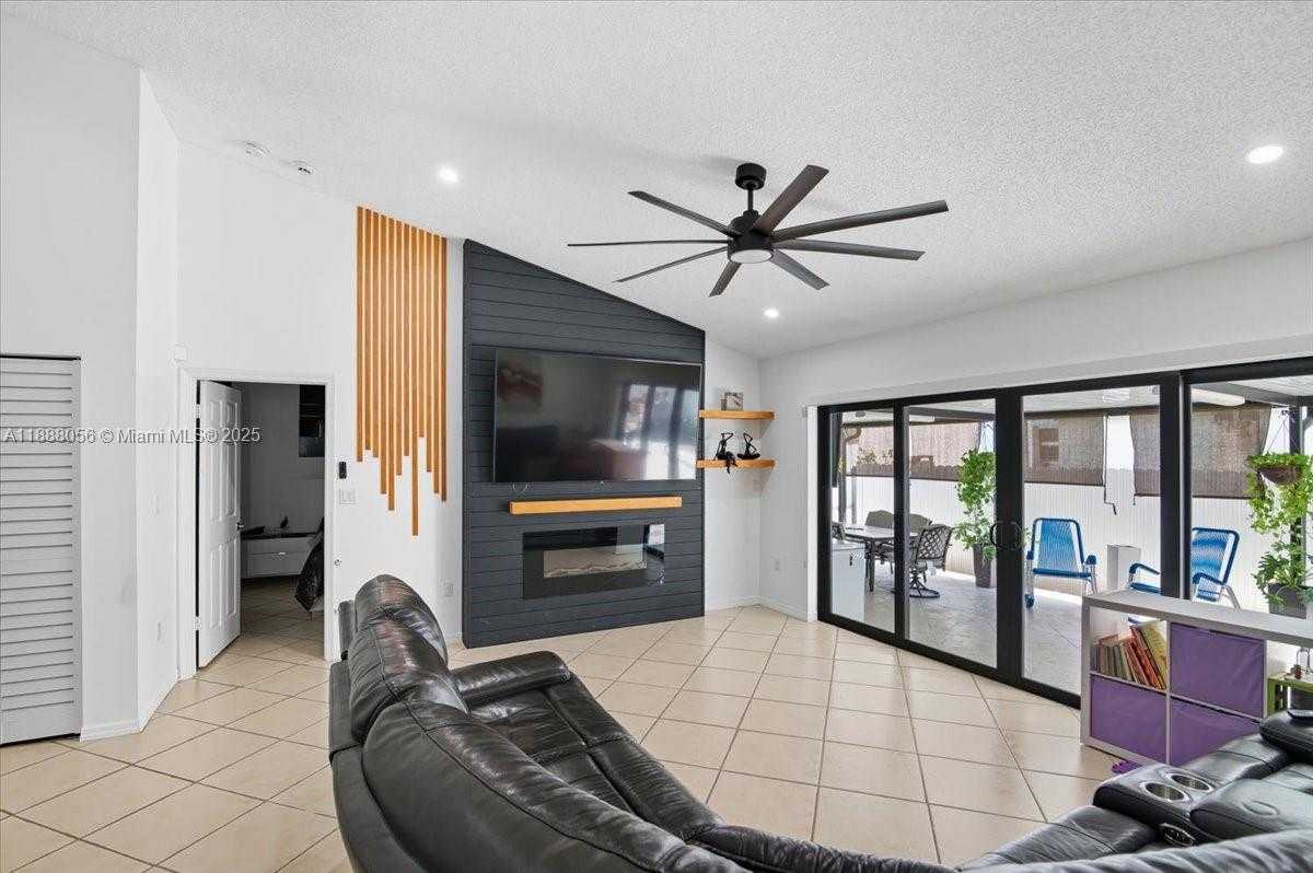 Small Image of 18775 NORTH WEST 80TH AVE #18775, Hialeah Number 9