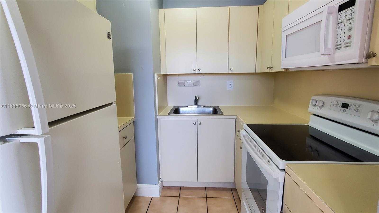 Small Image of 7259 WEST 24TH AVE #209, Hialeah Number 3