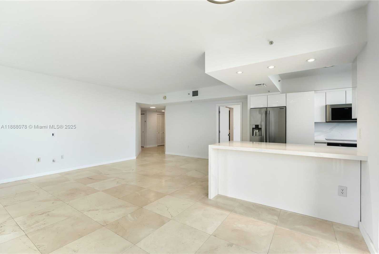 Small Image of 2000 NORTH BAYSHORE DR #1410, Miami Number 4