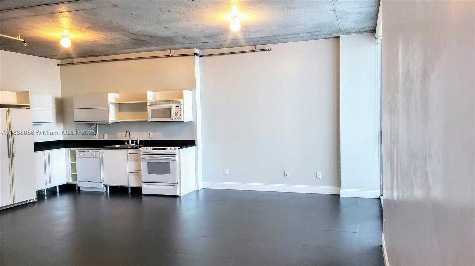 Small Image of 690 SOUTH WEST 1ST CT #1828, Miami Number 10