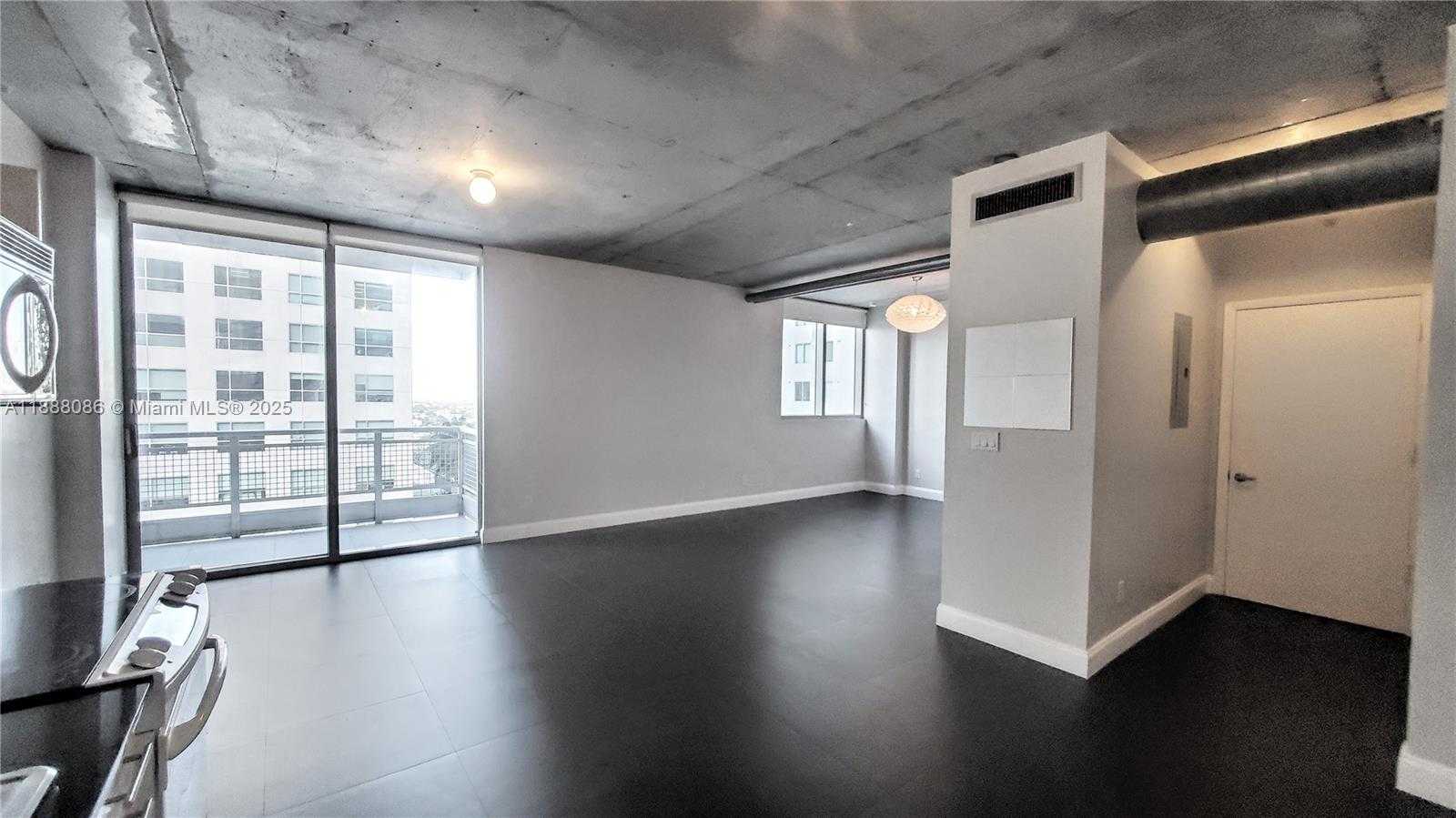 Small Image of 690 SOUTH WEST 1ST CT #1828, Miami Number 11