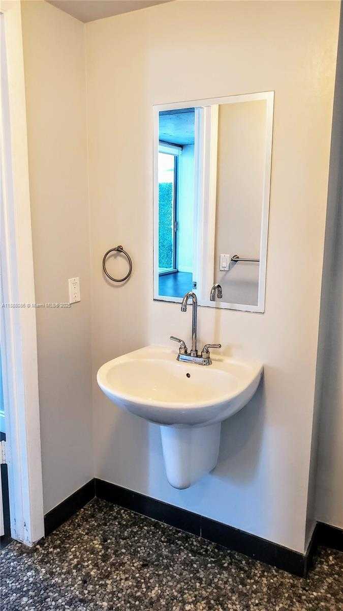 Small Image of 690 SOUTH WEST 1ST CT #1828, Miami Number 13