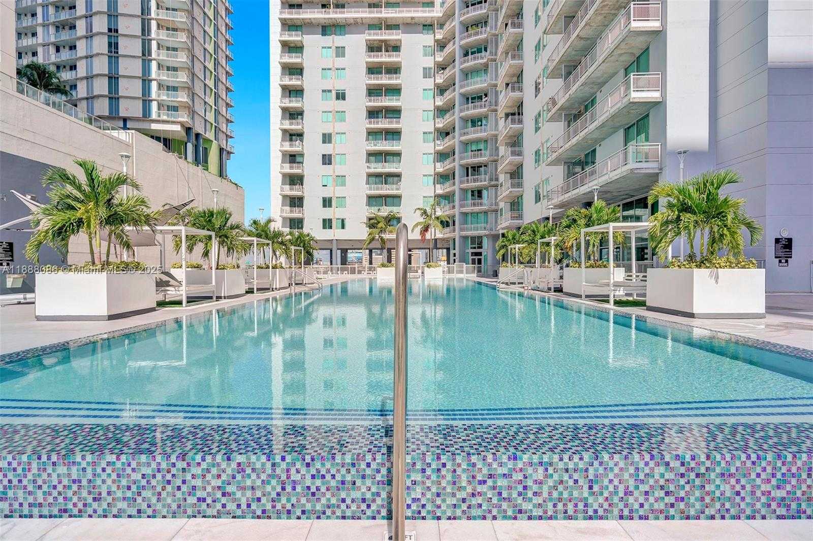 Small Image of 690 SOUTH WEST 1ST CT #1828, Miami Number 16